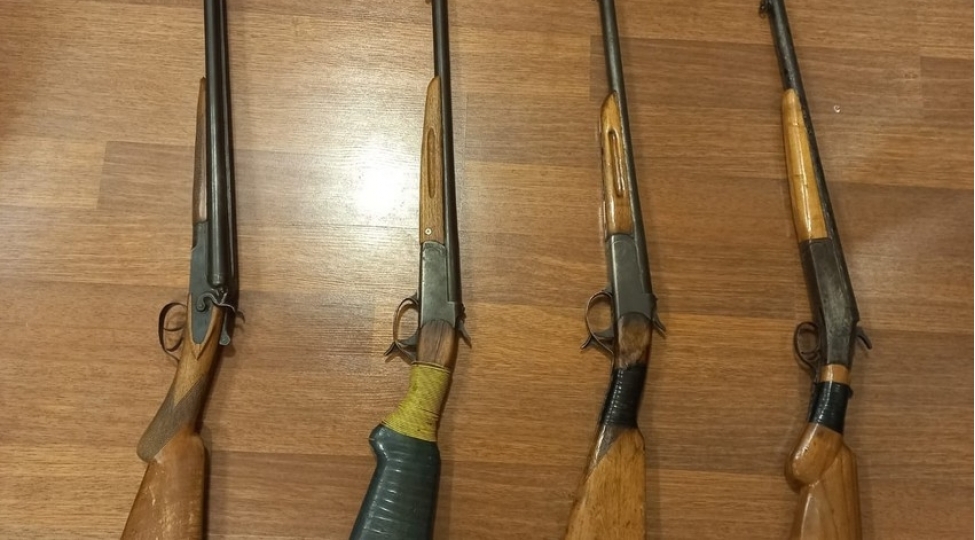 oten-gun-vetendashlardan-dord-silah-goturulub