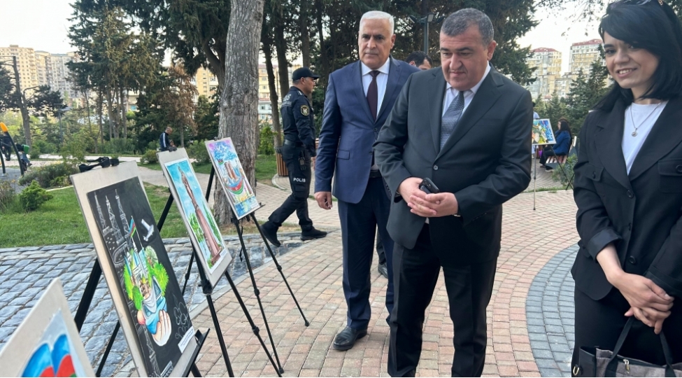 xetai-rayonunda-ulu-ondere-hesr-olunan-resm-sergisi-foto