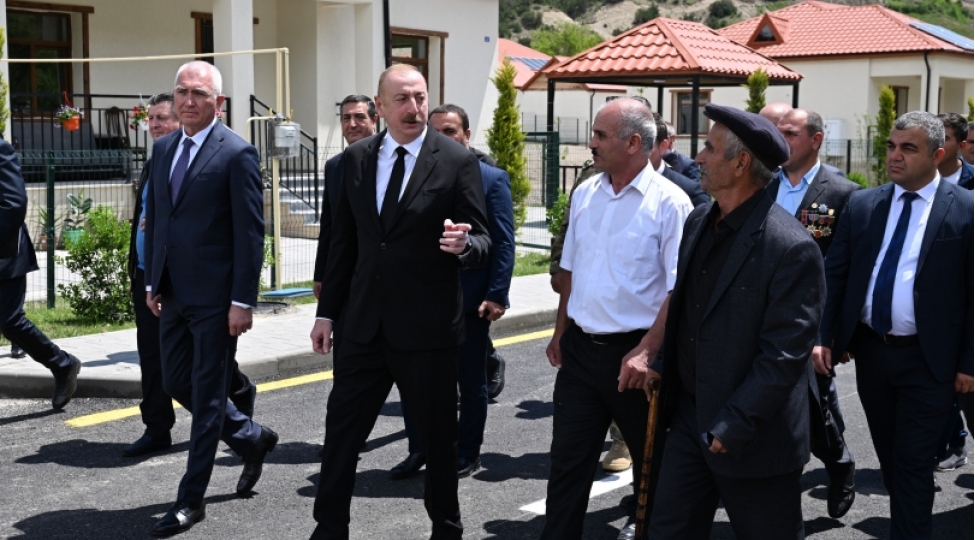 xalqimiz-ele-bir-qehremanliq-gosterib-ki