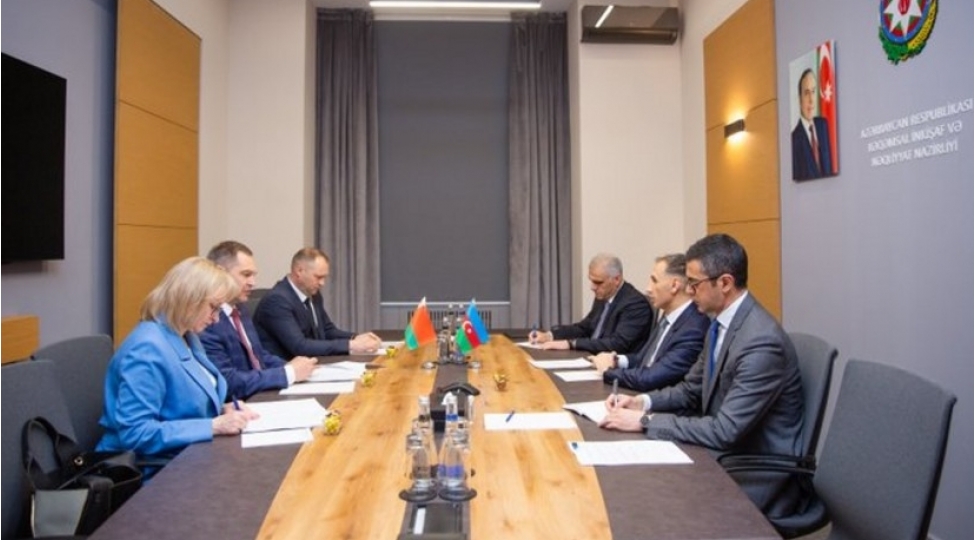 azerbaycan-belarusla-neqliyyat-sahesinde-reqemsallashma-ile-bagli-muzakireler-aparib