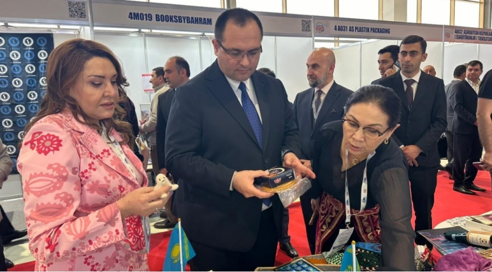 aqsia-turk-dunyasi-stendi-ile-17-ci-beynelxalq-kend-teserrufati-sergisinde-ishtirak-edir