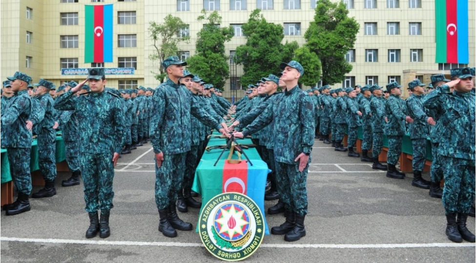 dsx-nin-birleshme-ve-herbi-hisselerinde-genc-esgerlerin-andichme-merasimi-kechirilib