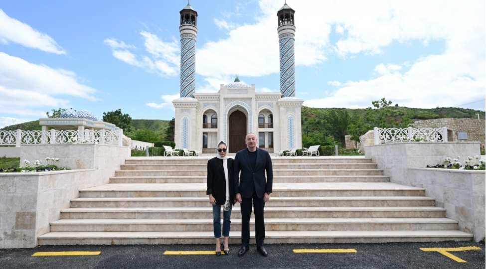 milli-menevi-deyerlerimizin-qorunmasina-tohfe-sherh