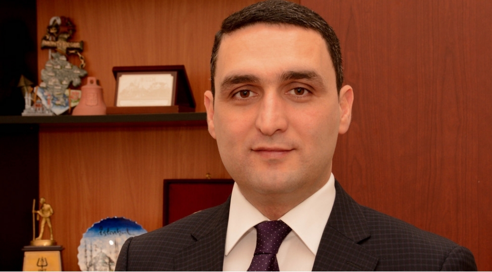 qarabag-universitetinin-rektoru-dosye