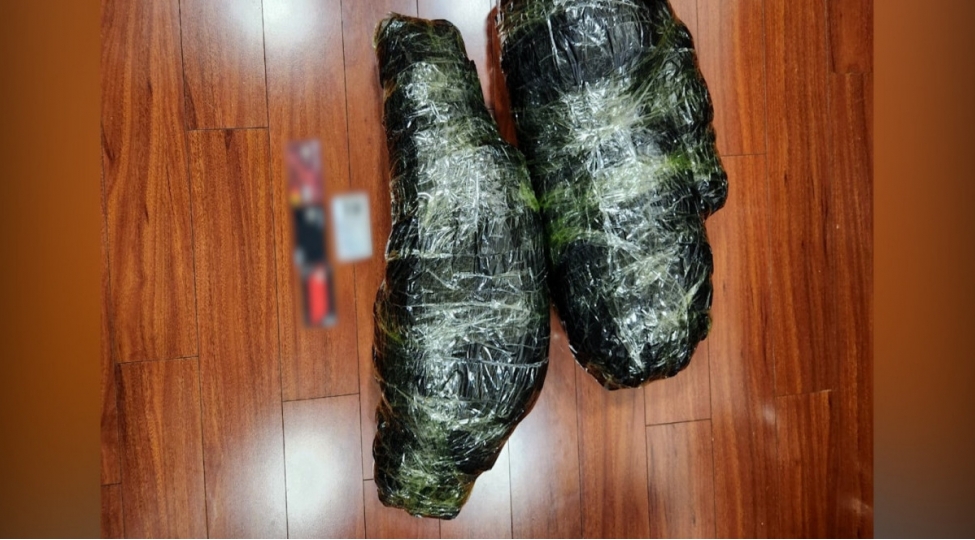 bakida-narkokuryerden-7-kq-marixuana-goturulub-fotovideo