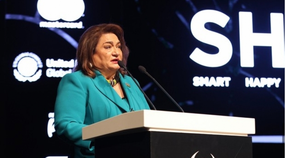 hicran-huseynova-qadinlar-emek-bazarinda-reqabete-hazir-olmalidir