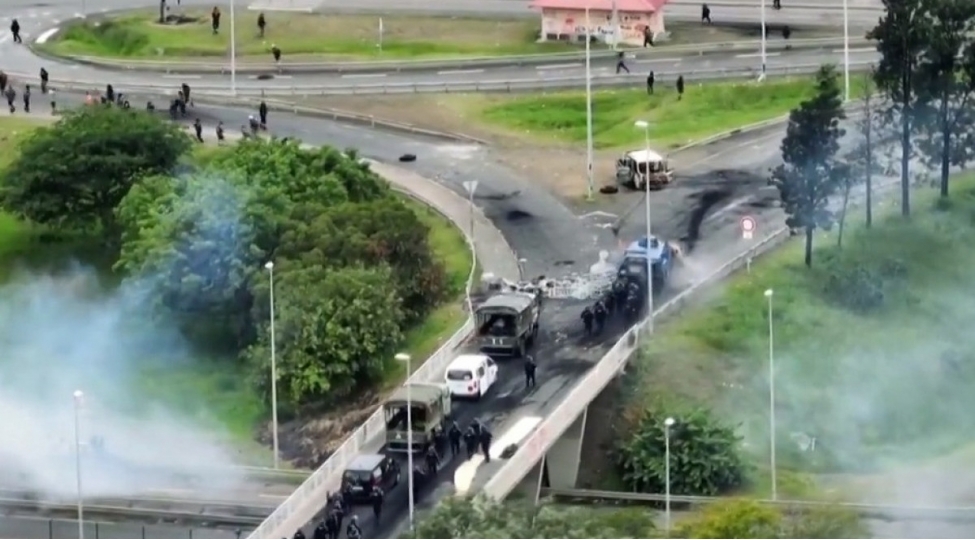 yeni-kaledoniyada-musteqillik-terefdarlari-ile-polis-arasinda-toqqushmalar-davam-edir