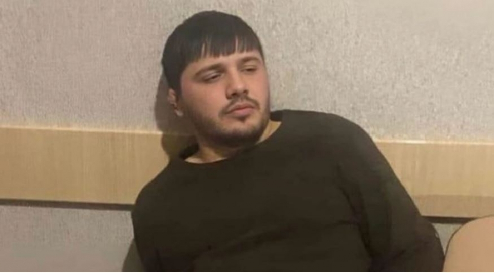 aile-uzvlerini-qetle-yetiren-ehmed-xususi-xestexanaya-kochurulub