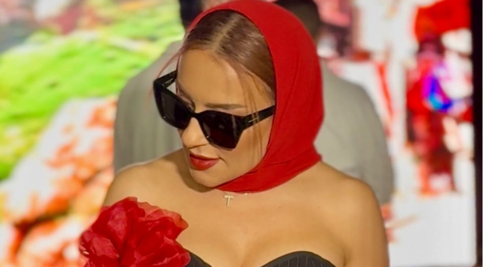 xalq-artisti-tunzale-agayeva-baki-moda-heftesinde-video