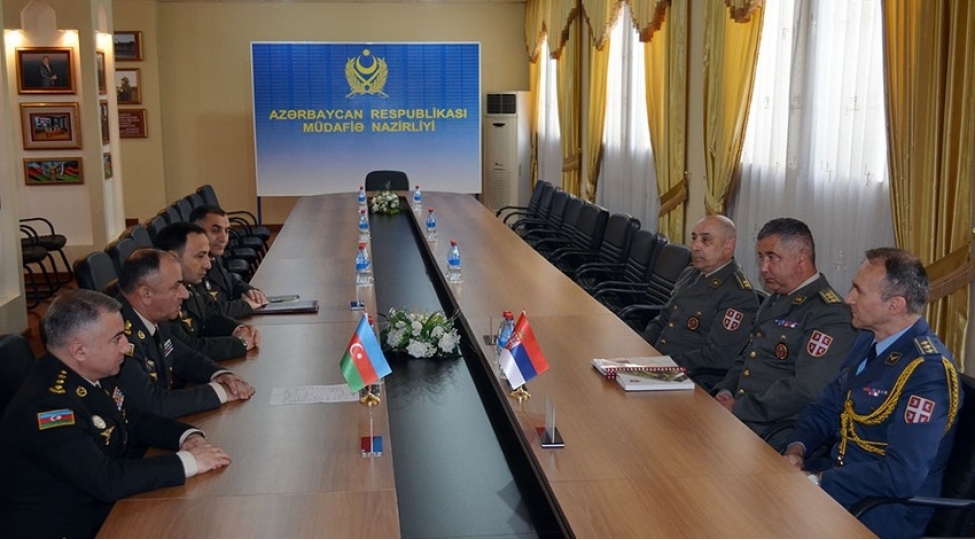 azerbaycan-ve-serbiyanin-herbi-mulki-emekdashliq-uzre-ekspertlerinin-gorushu-kechirilib-foto