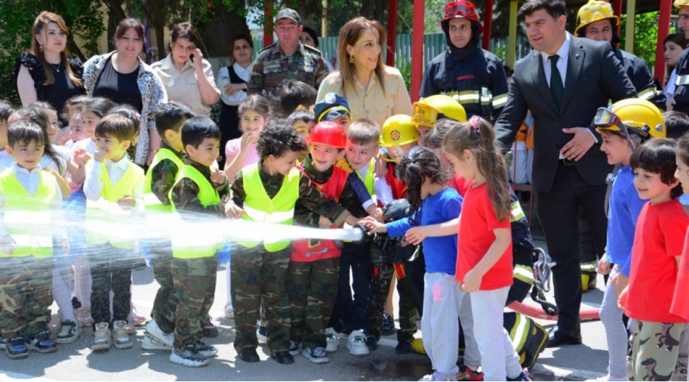 fhn-xirdalanda-1-iyun-ushaqlarin-beynelxalq-mudafiesi-gunu-munasibetile-tedbir-kechirib-fotovideo