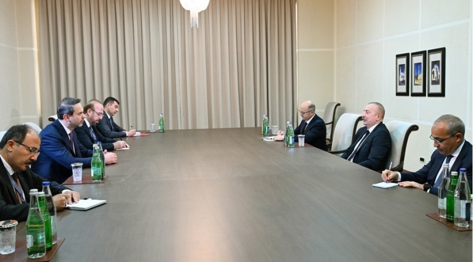 prezident-ilham-eliyev-turkiyenin-energetika-ve-tebii-servetler-nazirini-qebul-edib-yenilenib