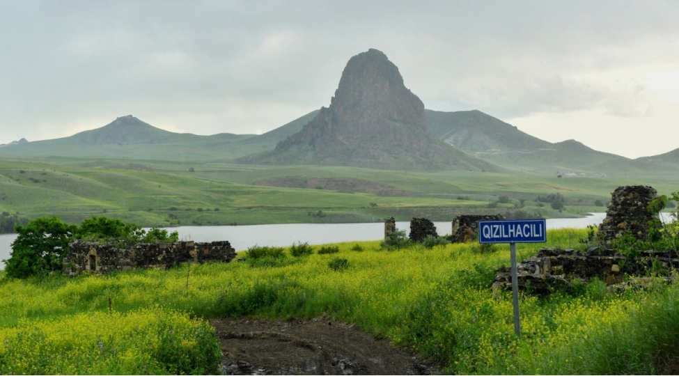 qazaxin-azad-edilmish-kendlerinde-dovlet-serhedinin-muhafize-ve-mudafiesi-yuksek-seviyyede-teshkil-olunur-video