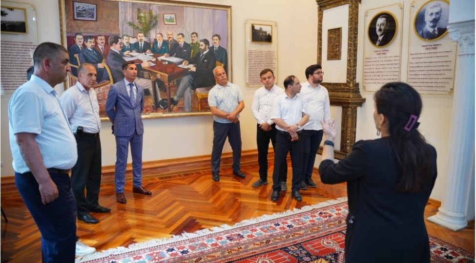 sos-mmc-musteqillik-gununu-cumhuriyyet-muzeyinde-qeyd-etdi-videofoto