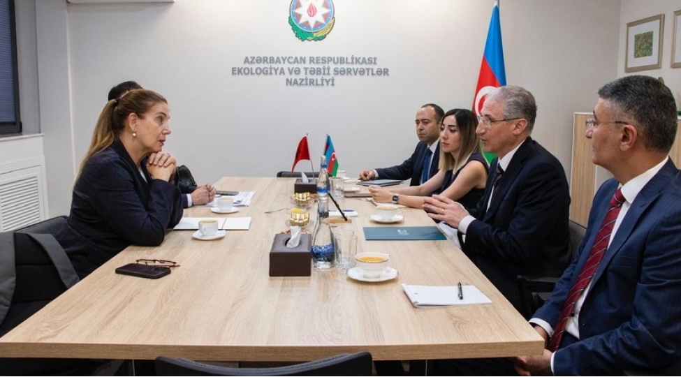 muxtar-babayev-albaniyali-nazirle-iqlim-deyishmeleri-sahesinde-gelecek-emekdashliq-muzakire-edilib