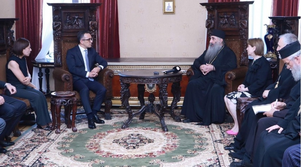 komite-sedri-gurcustan-katalikosu-ile-din-sahesinde-elaqelerin-genishlendirilmesini-muzakire-edib