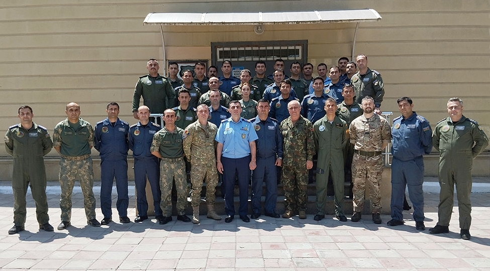 nato-nun-mobil-telim-qrupu-terefinden-hhq-de-kurs-kechirilir