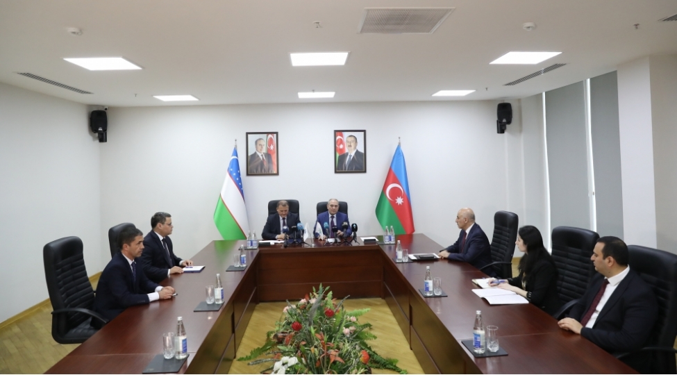 azerbaycan-ile-ozbekistanin-hakim-partiyalari-arasinda-emekdashliq-memorandumu-imzalanib-foto