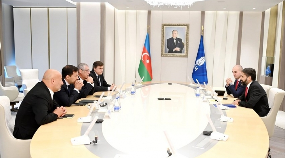 rovshen-necef-azerbaycan-millisinin-yeni-bash-meshqchisi-ile-gorushub-foto