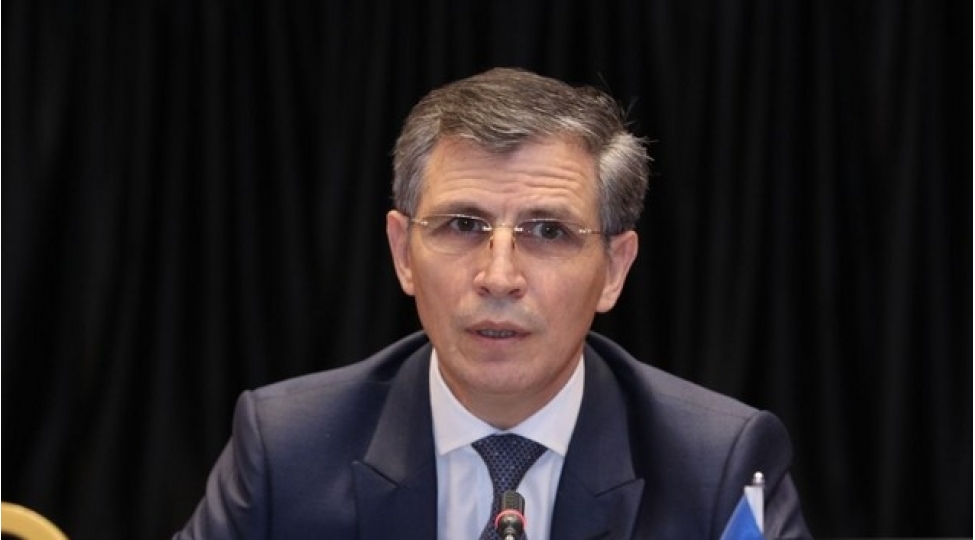komite-sedri-demir-yumruq-heyder-eliyeve-aid-muharibe-simvoludur