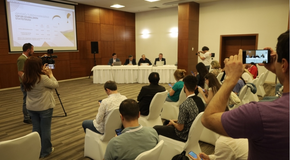 azerbaycanda-yay-turizm-movsumune-start-verilib