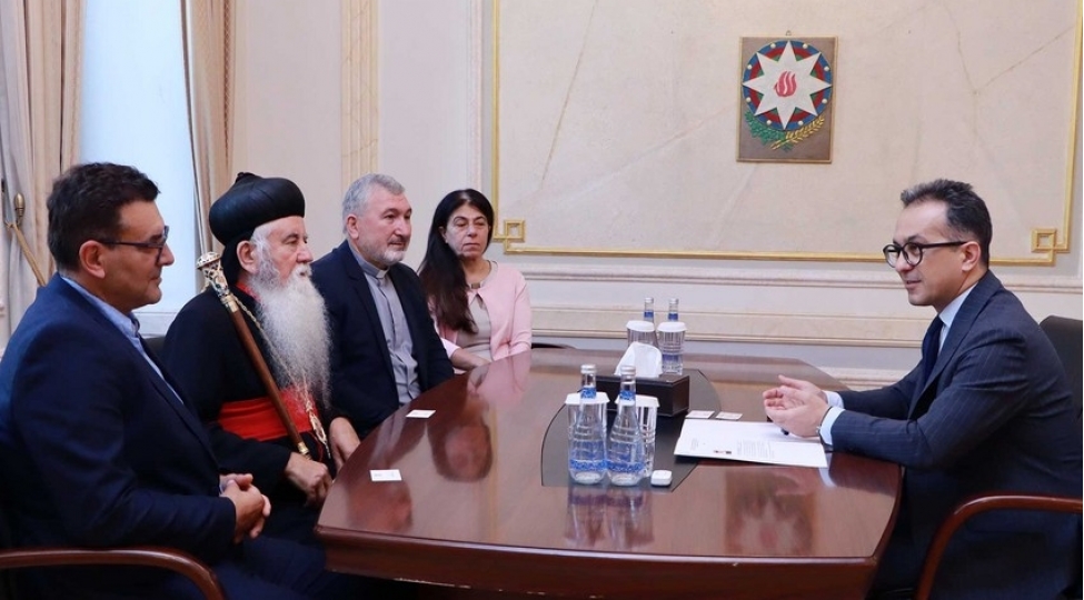 dini-komitenin-sedri-almaniyanin-suryani-ortodoks-kilsesinin-rehberliyi-ile-gorushub
