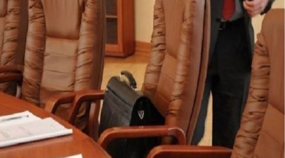 samuxda-son-zengle-bagli-telimatin-pozuldugu-mektebin-direktoru-ishden-chixarilib
