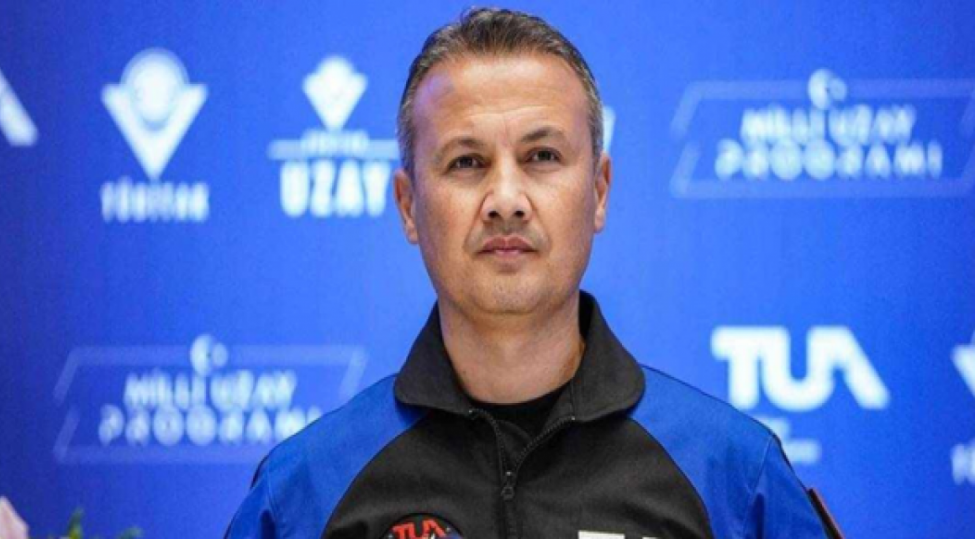 turkiyenin-ilk-astronavti-alper-gezeravci-baku-id-2024-cherchivesinde-azerbaycana-gelib