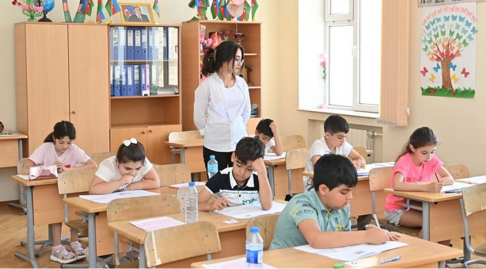 nazir-texminen-35-muellim-novbeti-tedris-ilinde-1000-manat-ve-daha-yuxari-emekhaqqi-alacaq