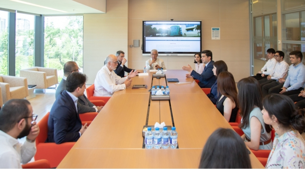 ada-universitetinin-rektoru-hafiz-pashayev-huquq-fakultesinin-telebeleri-ile-gorushub
