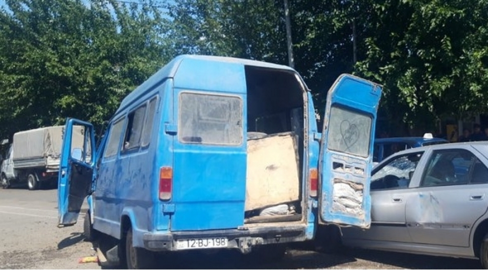 bilesuvarda-agir-yol-qezasi-olub