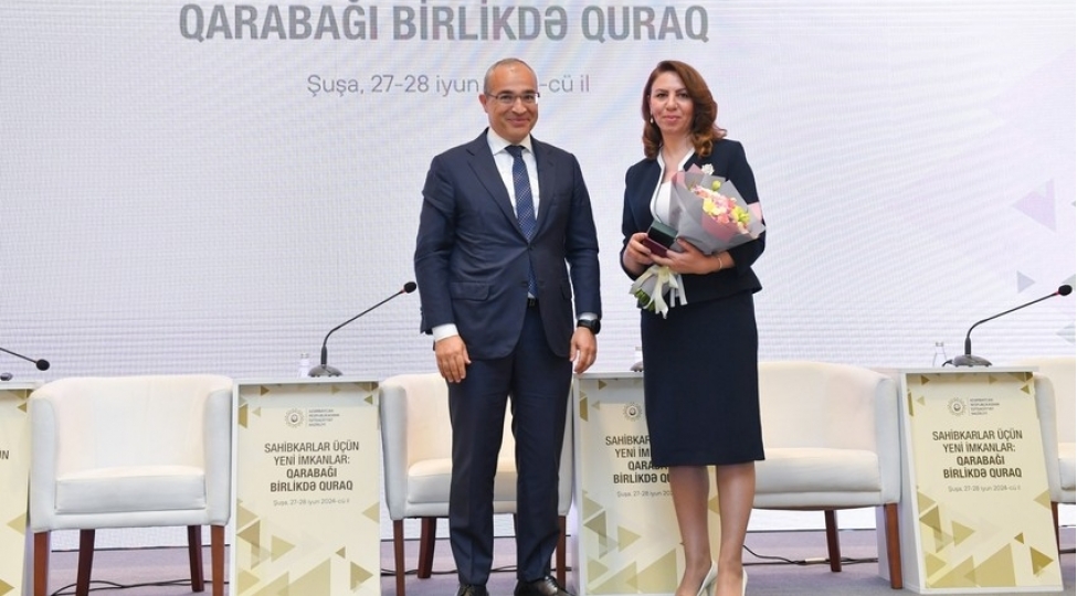 mikayil-cabbarov-ishgaldan-azad-edilmish-erazilerdeilk-biznes-quran-sahibkarlari-tebrik-edib