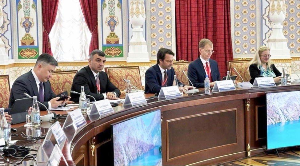 azerbaycan-dunya-banki-ve-imf-nin-sechki-qrupunun-toplantisinda-ishtirak-edib