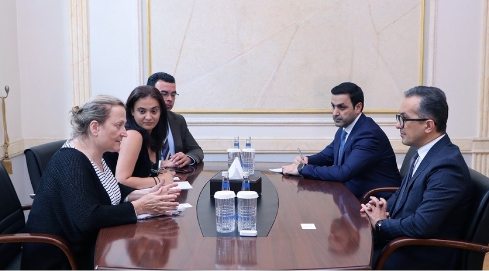 ramin-memmedov-italiyali-jurnalist-rossella-fabiani-ile-gorushub