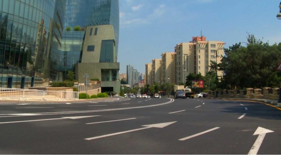 bakinin-mehdi-huseyn-ve-teymur-elchin-kuchelerinde-temir-yekunlashib-video