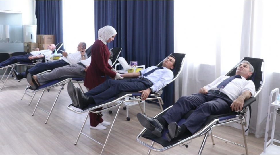 ekologiya-ve-tebii-servetler-nazirliyinde-qanverme-aksiyasi-kechirilib