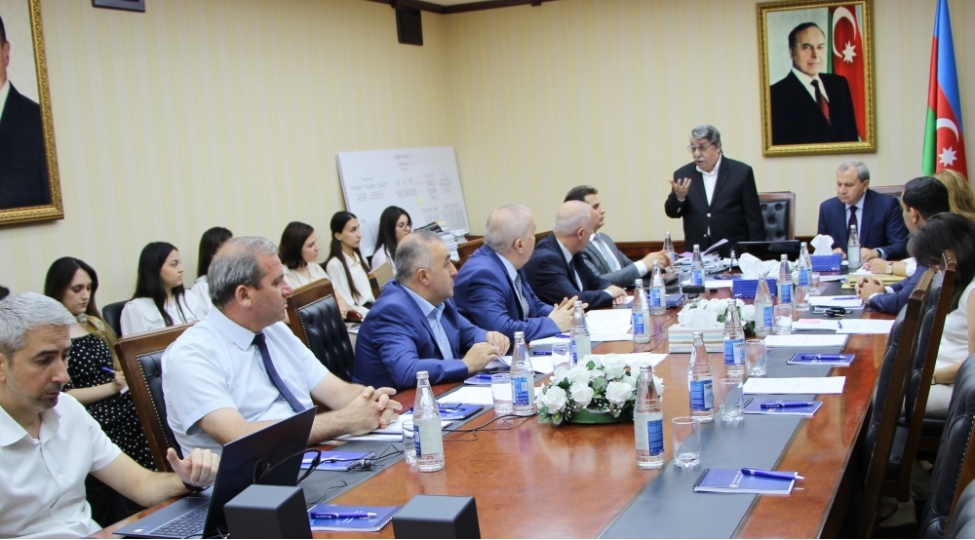 eqli-mulkiyyet-agentliyinde-bdu-nun-magistrantlarinin-dissertasiya-ishlerinin-mudafiesi-kechirilib-foto