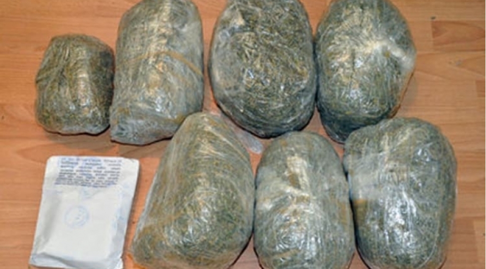 oten-iki-gun-erzinde-3-kiloqrama-yaxin-narkotik-vasite-ashkarlanib