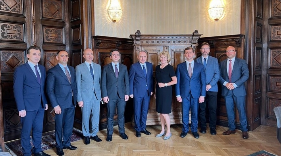 bash-prokuror-kamran-eliyev-vyanada-ishguzar-seferdedir