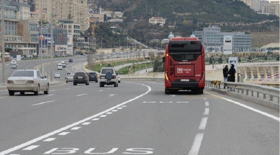 avtobus-zolaqlarina-qanunsuz-daxil-olan-avtomobiller