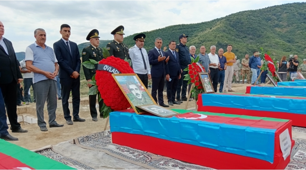 qaradagli-faciesinde-itkin-dushen-6-shehidin-neshinin-qaliqlari-dogma-kendlerinde-torpaga-tapshirilib