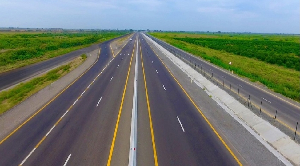 azerbaycanda-avtomagistraldan-odenishli-yol-kimi-istifadeqaydasi-deyishib