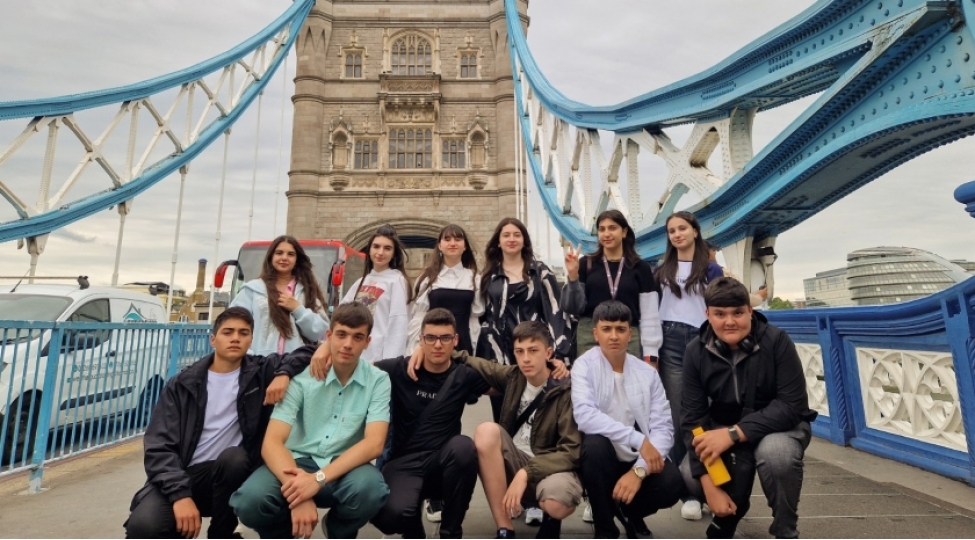 yashat-fondunun-londondaki-yay-mektebi-davam-edir