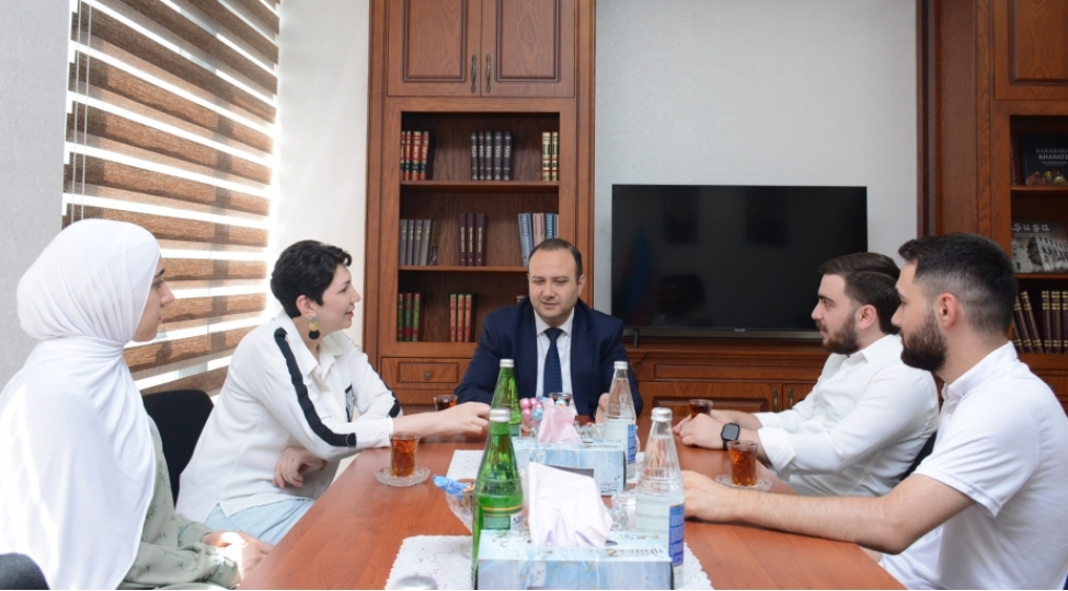 ilahiyyat-institutunun-telebeleri-xaricde-tehsillerini-muveffeqiyyetle-basha-vurublar