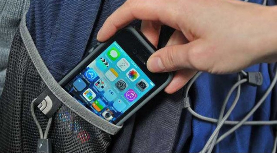 chimerlikde-6-min-manatliq-telefonlar-ogurlanib