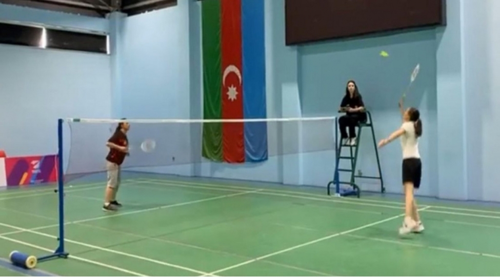 fhn-in-emekdashlari-badminton-yarishinda-yuksek-neticeler-gosteribler