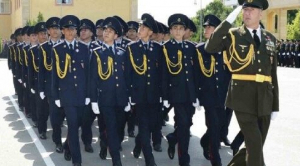 bu-gun-dim-herbi-liseylere-qebul-imtahani-kechirir