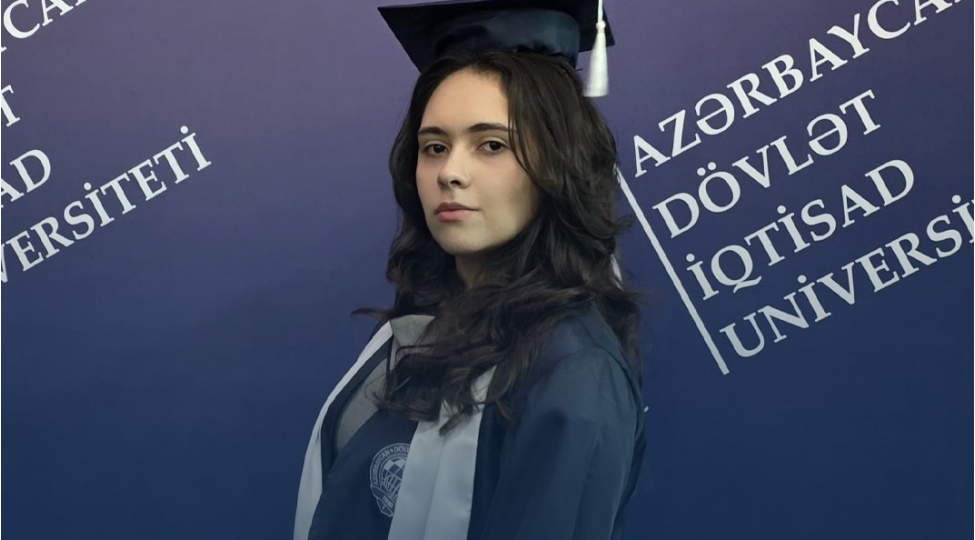 4-ilde-2-diplom-boyuk-zehmetin-sonu-ve-ugura-aparan-yolun-bashlangici-oldu-unec-mezunu