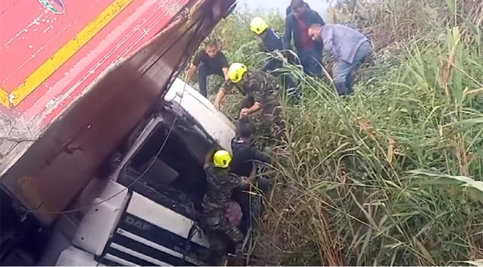 surucu-sixili-qaldigi-dafdan-bele-xilas-edildi-video