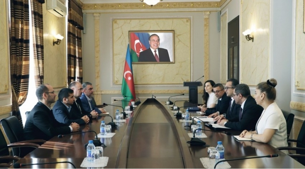 din-xadimleri-uchun-telimler-kechirilecek